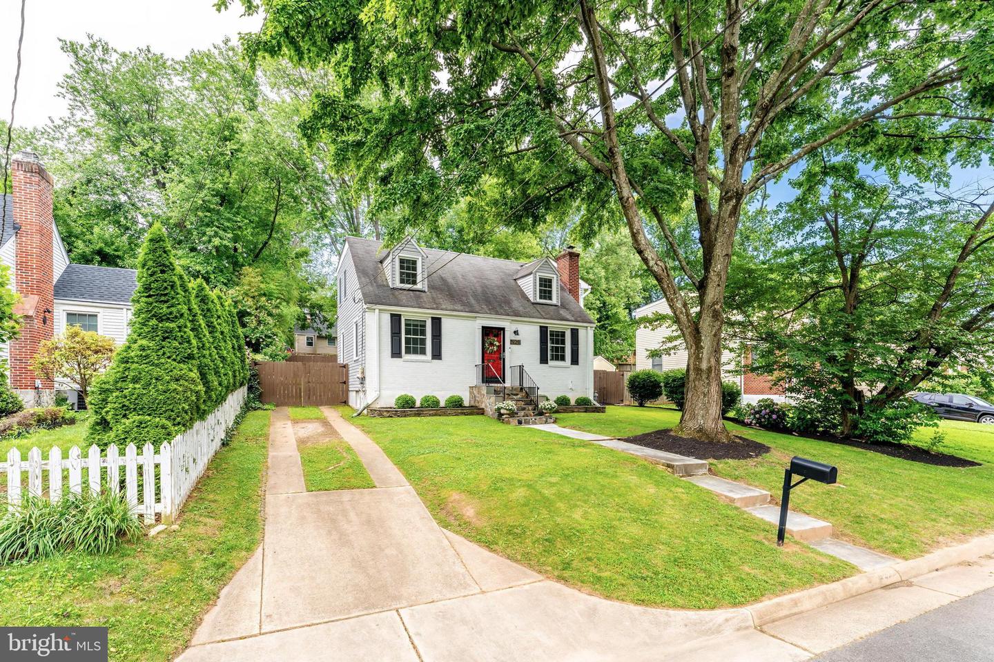 2907 Monroe Pl