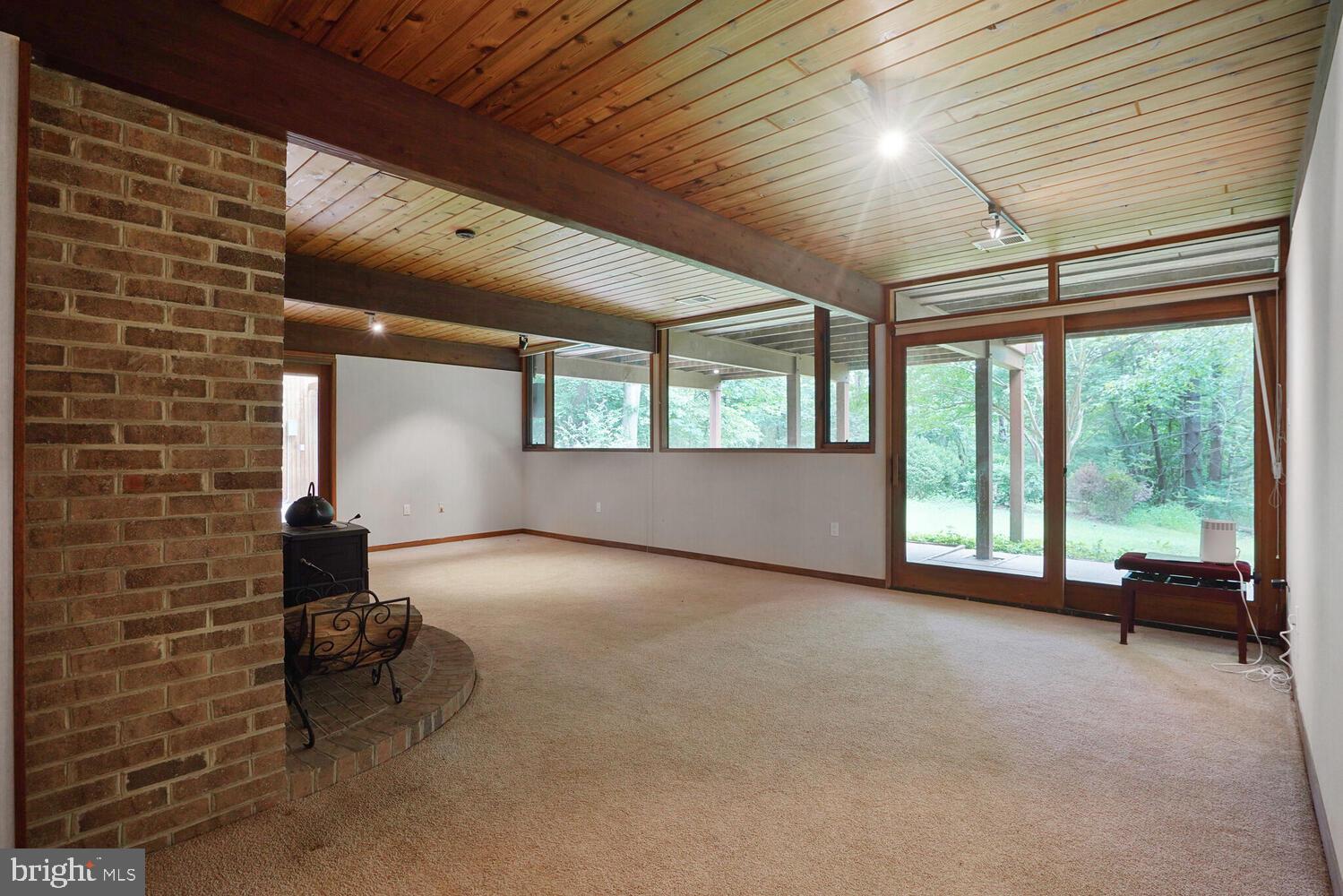 1017 Towlston Rd