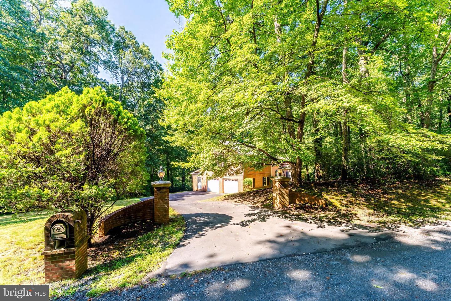 11115 Streamview Ct