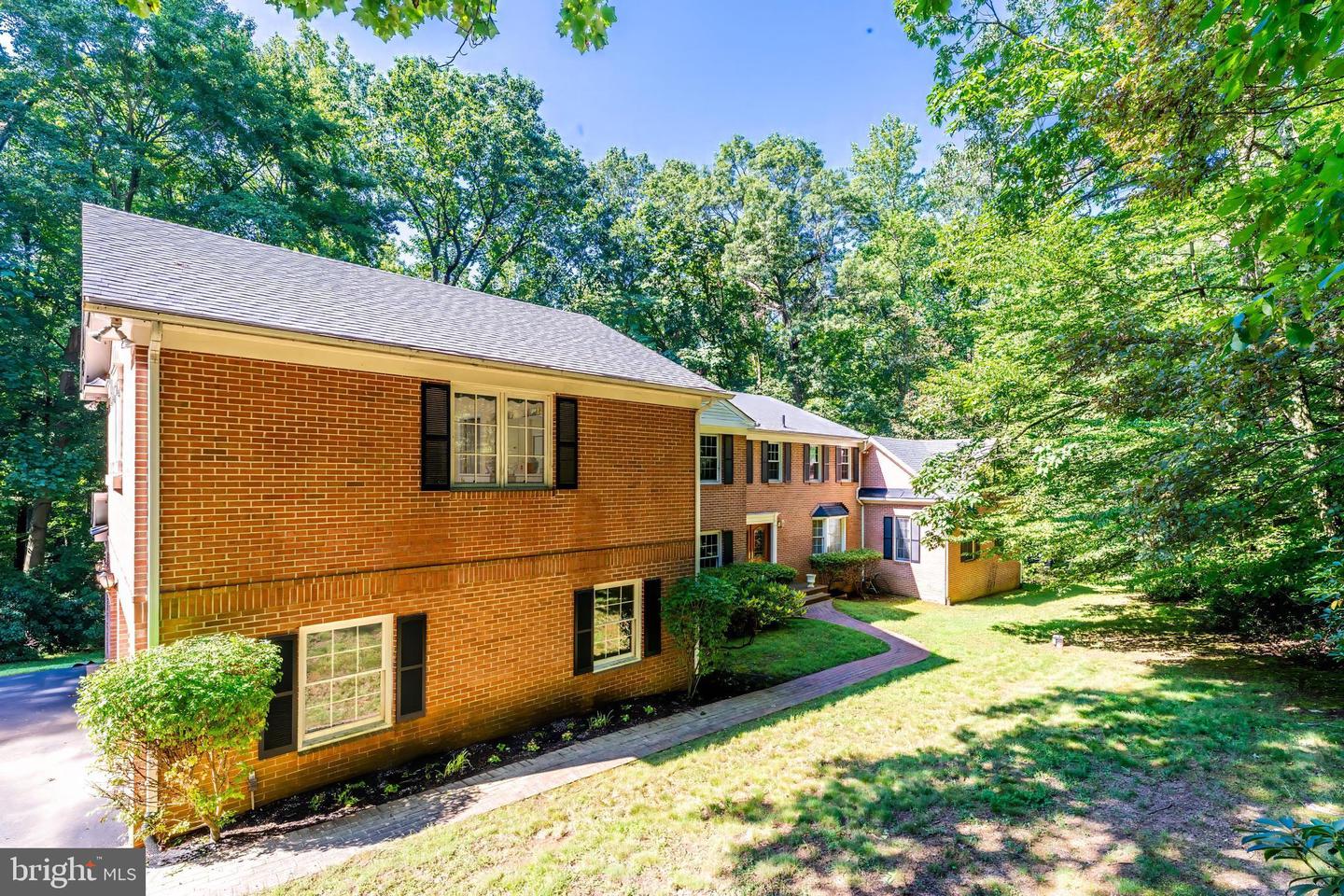 11115 Streamview Ct