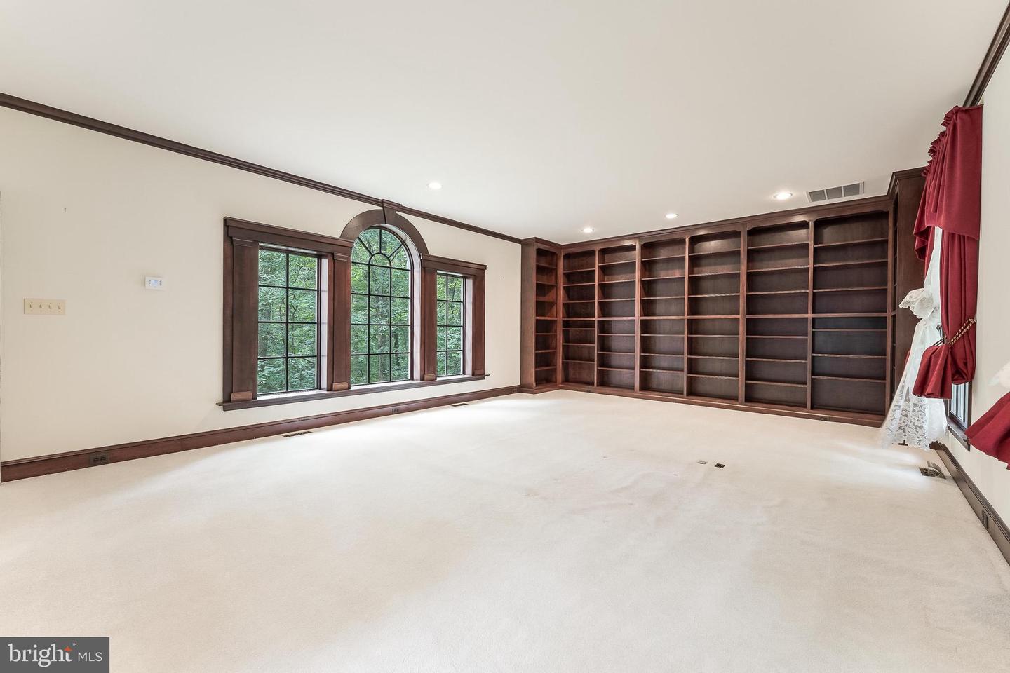 11115 Streamview Ct