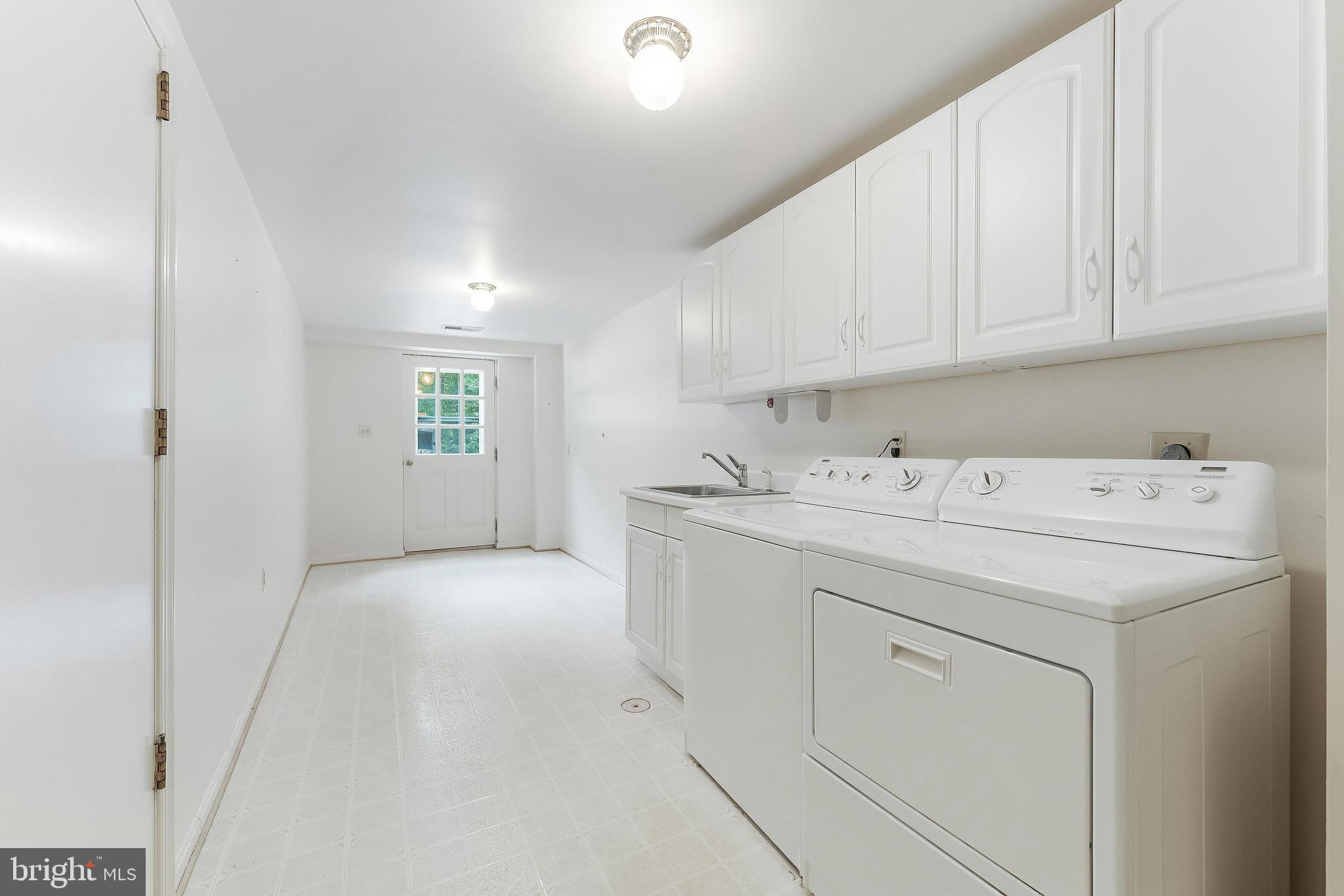 11115 Streamview Ct