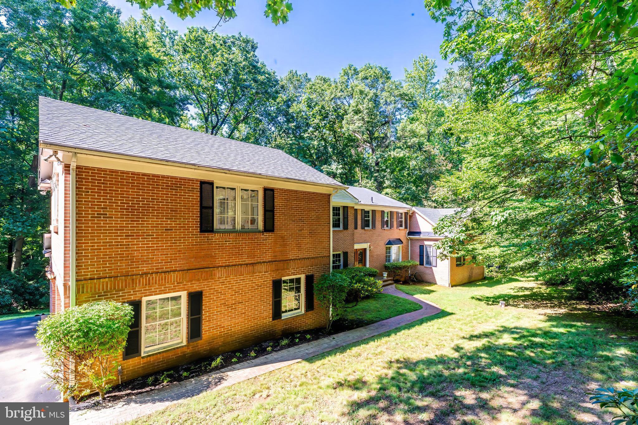 11115 Streamview Ct