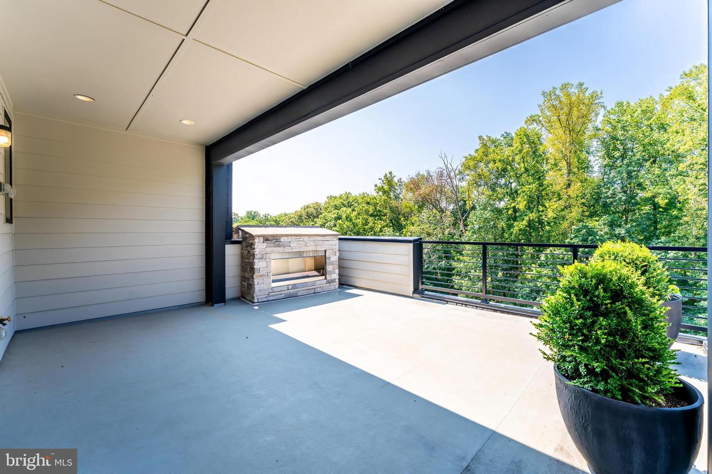11748 Sunrise Valley Dr
