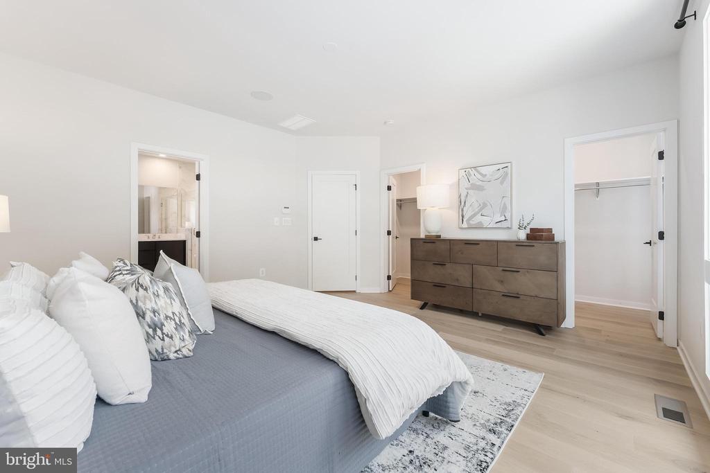 11748 Sunrise Valley Dr