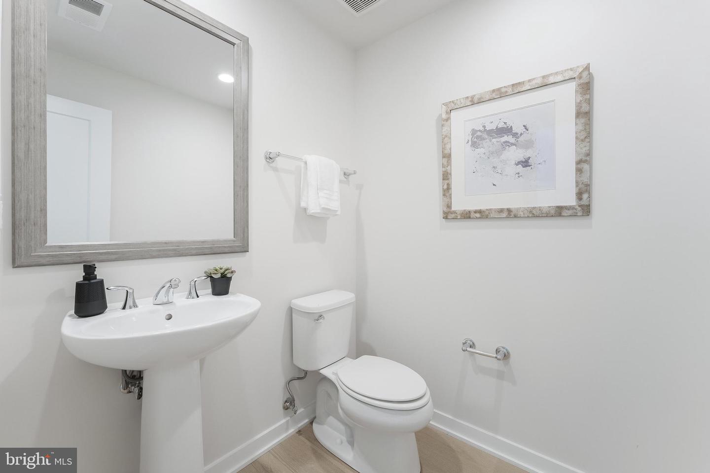 11748 Sunrise Valley Dr