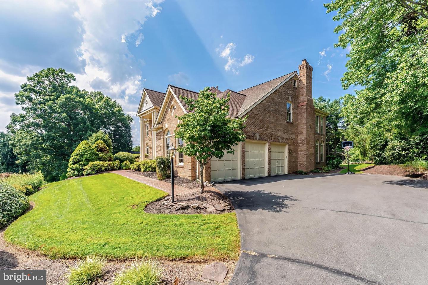10114 Nedra Dr