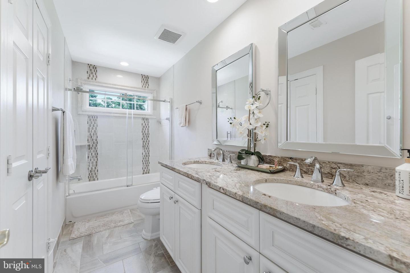10114 Nedra Dr
