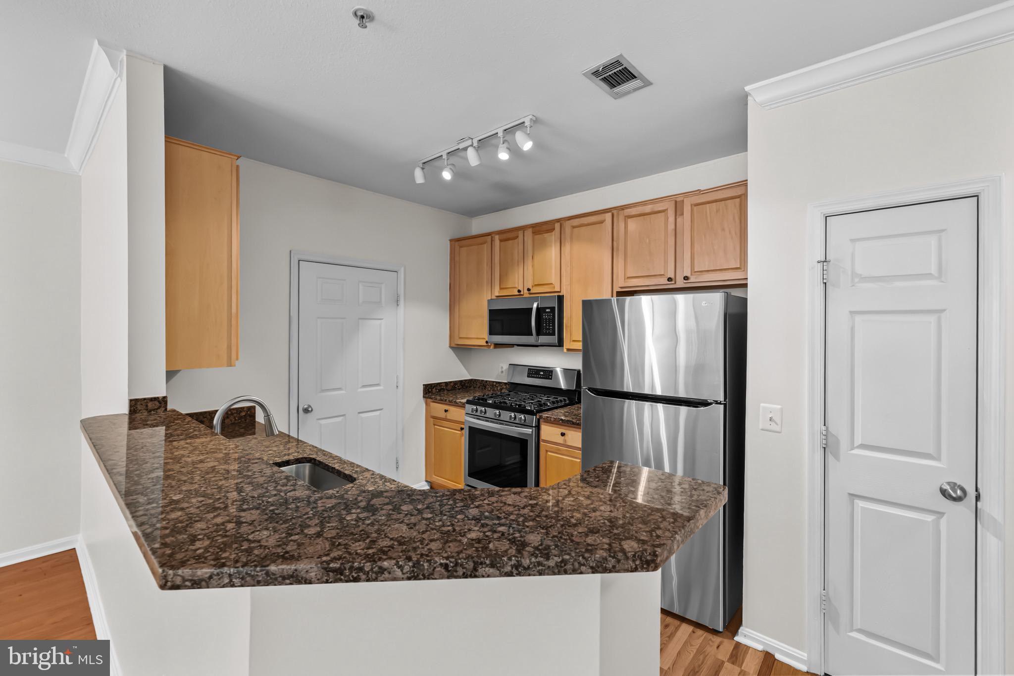 9486 VIRGINIA CENTER BOULEVARD 218