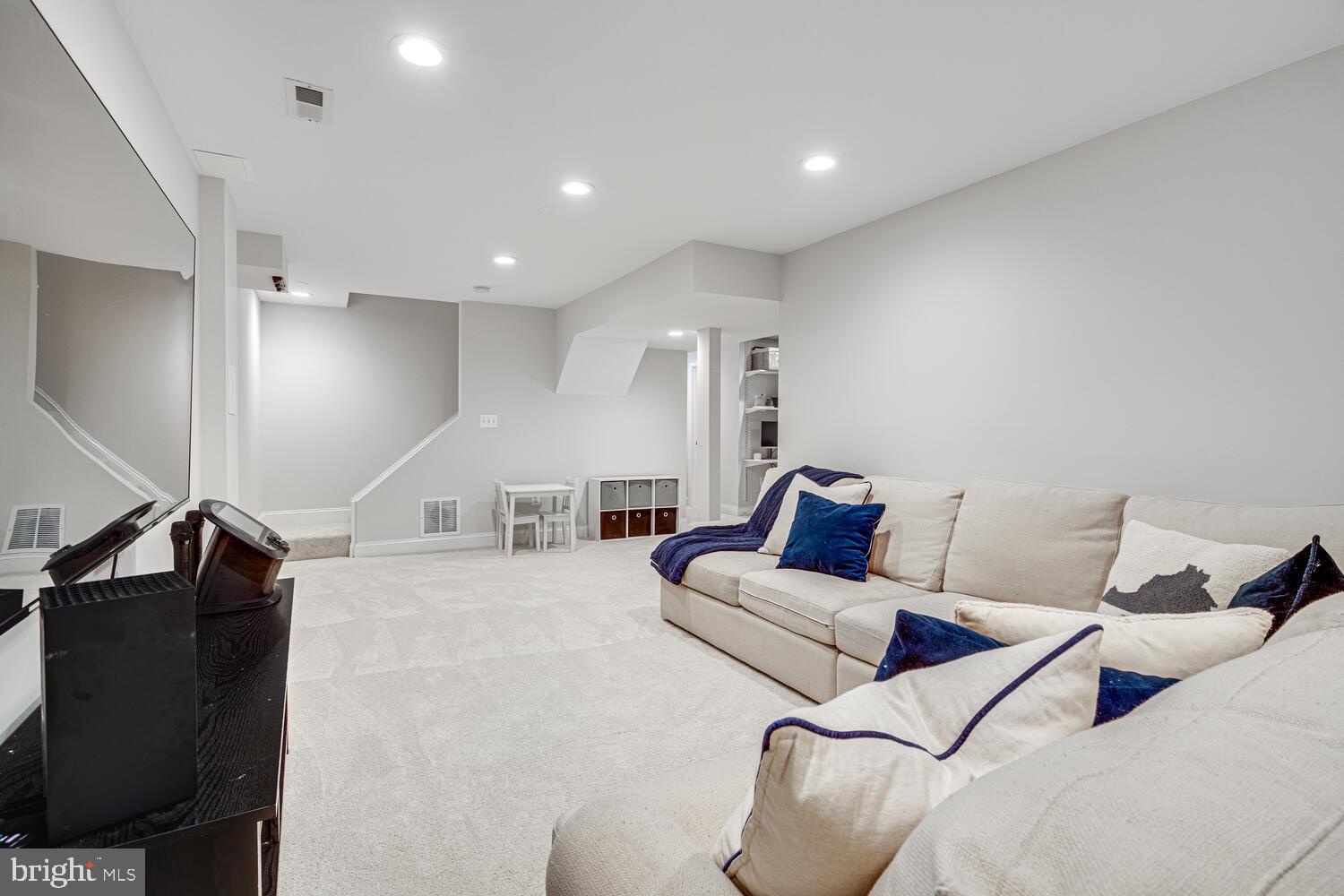 2091 COBBLESTONE LANE