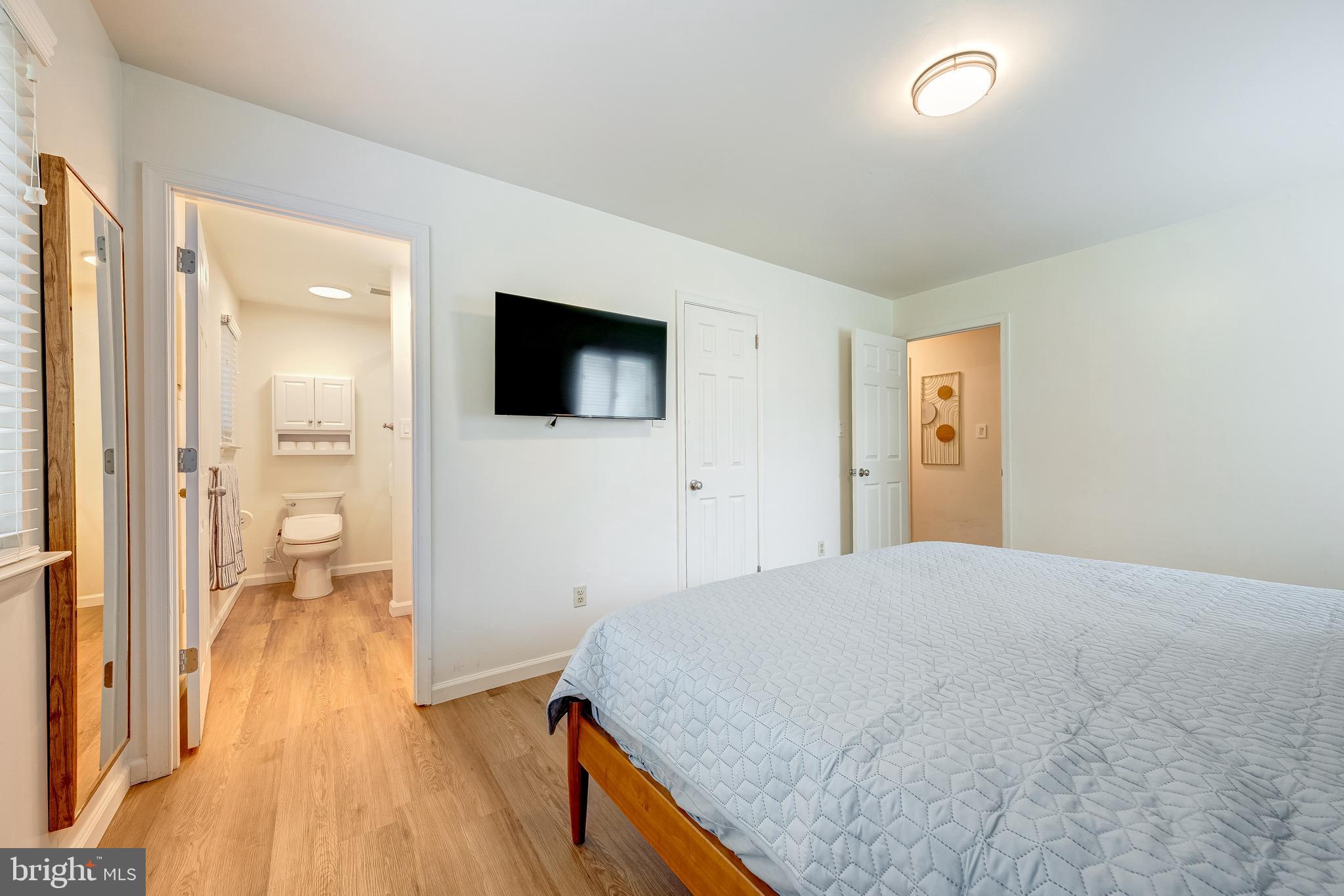 909 MCDANIEL COURT