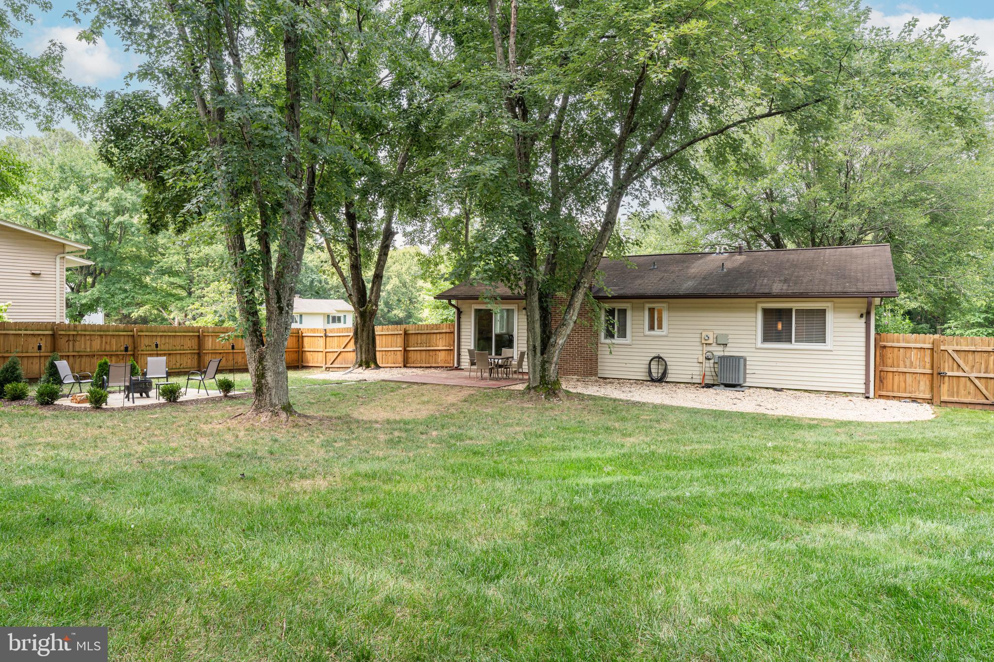 909 MCDANIEL COURT
