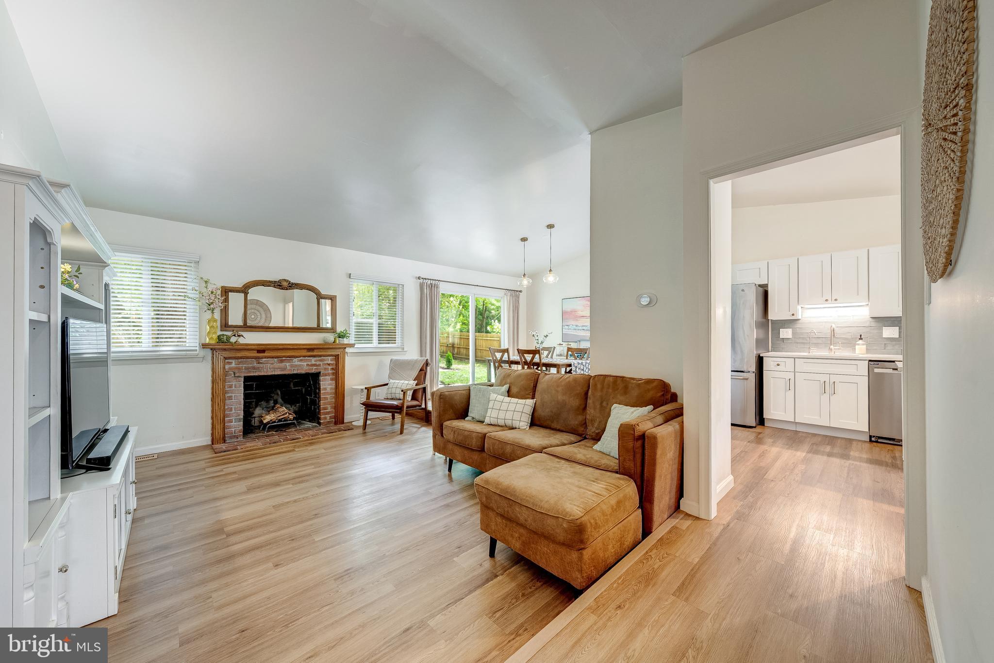 909 MCDANIEL COURT
