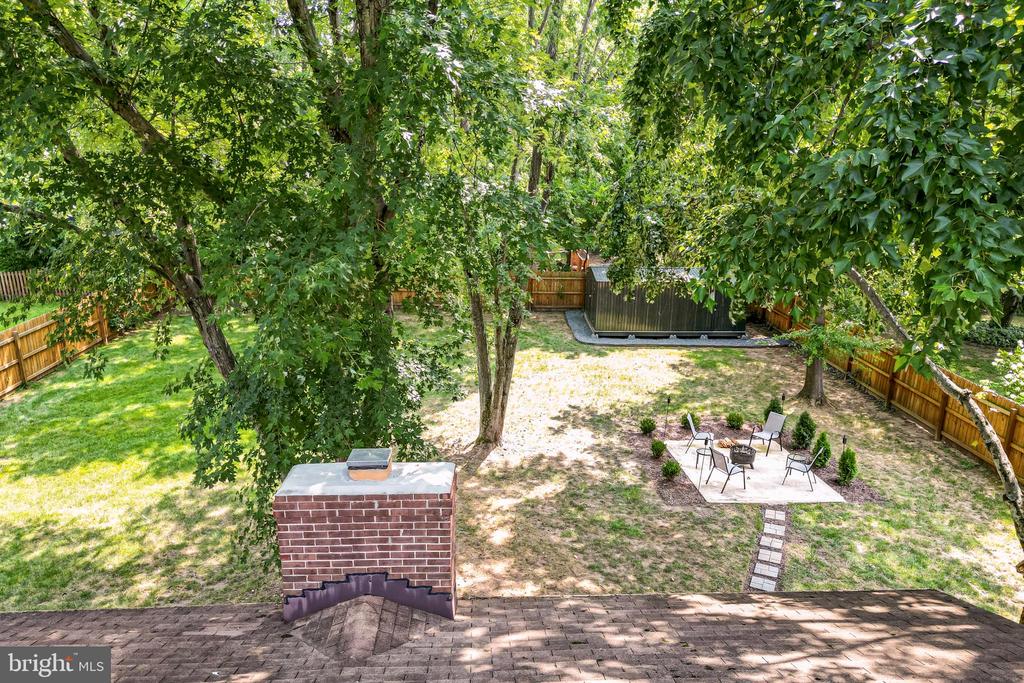 909 MCDANIEL COURT