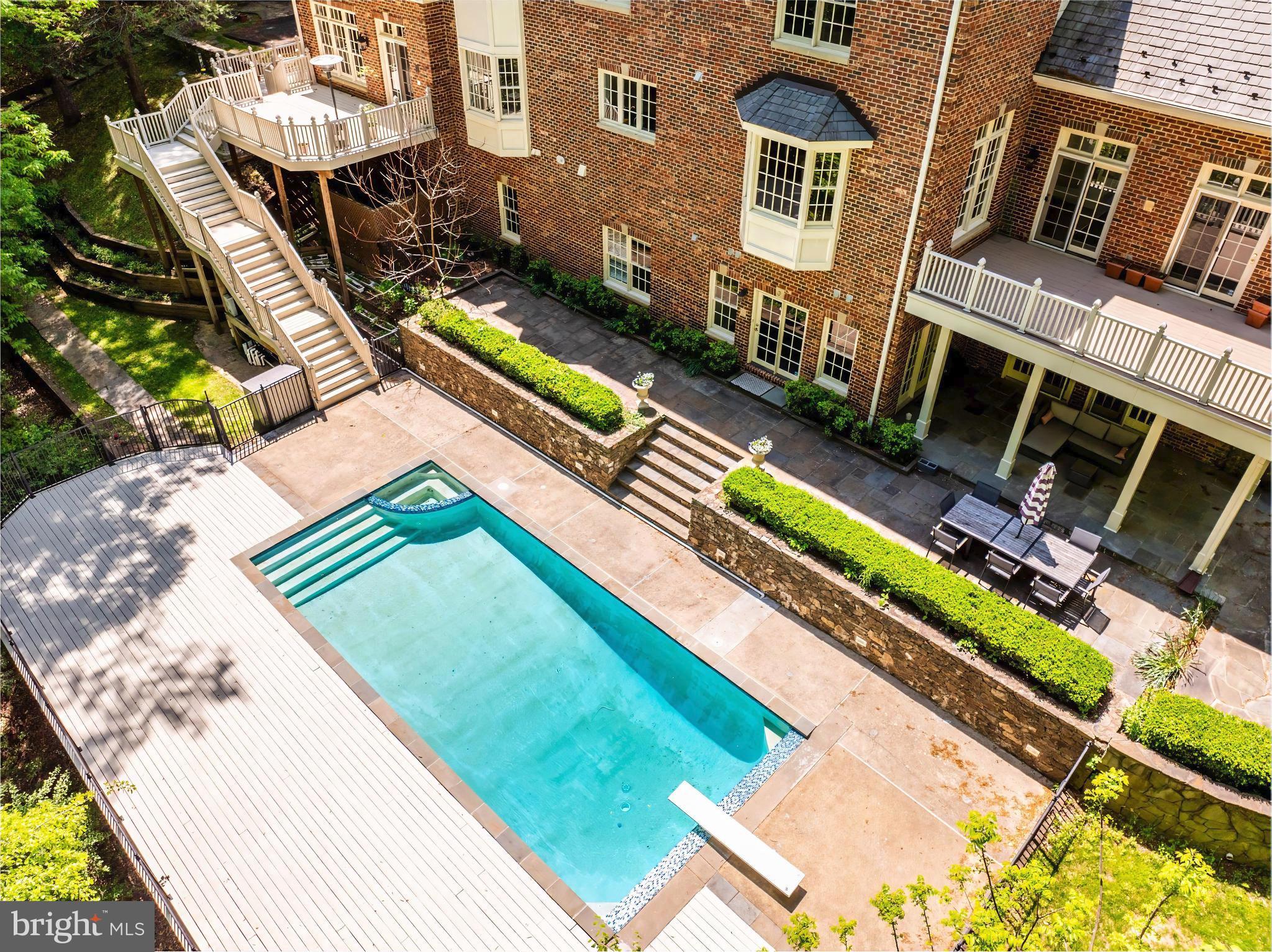 10112 HIGH HILL COURT