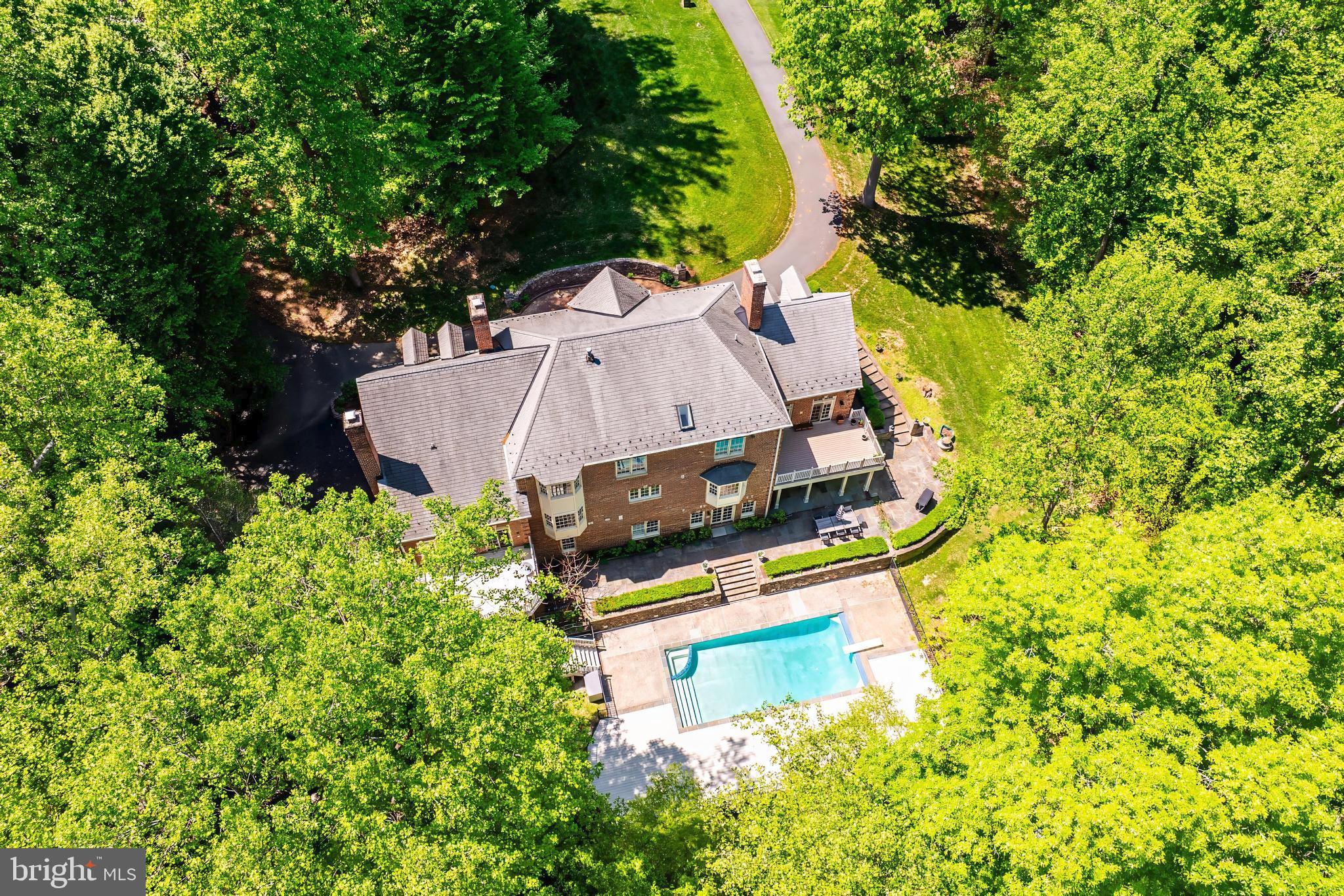 10112 HIGH HILL COURT