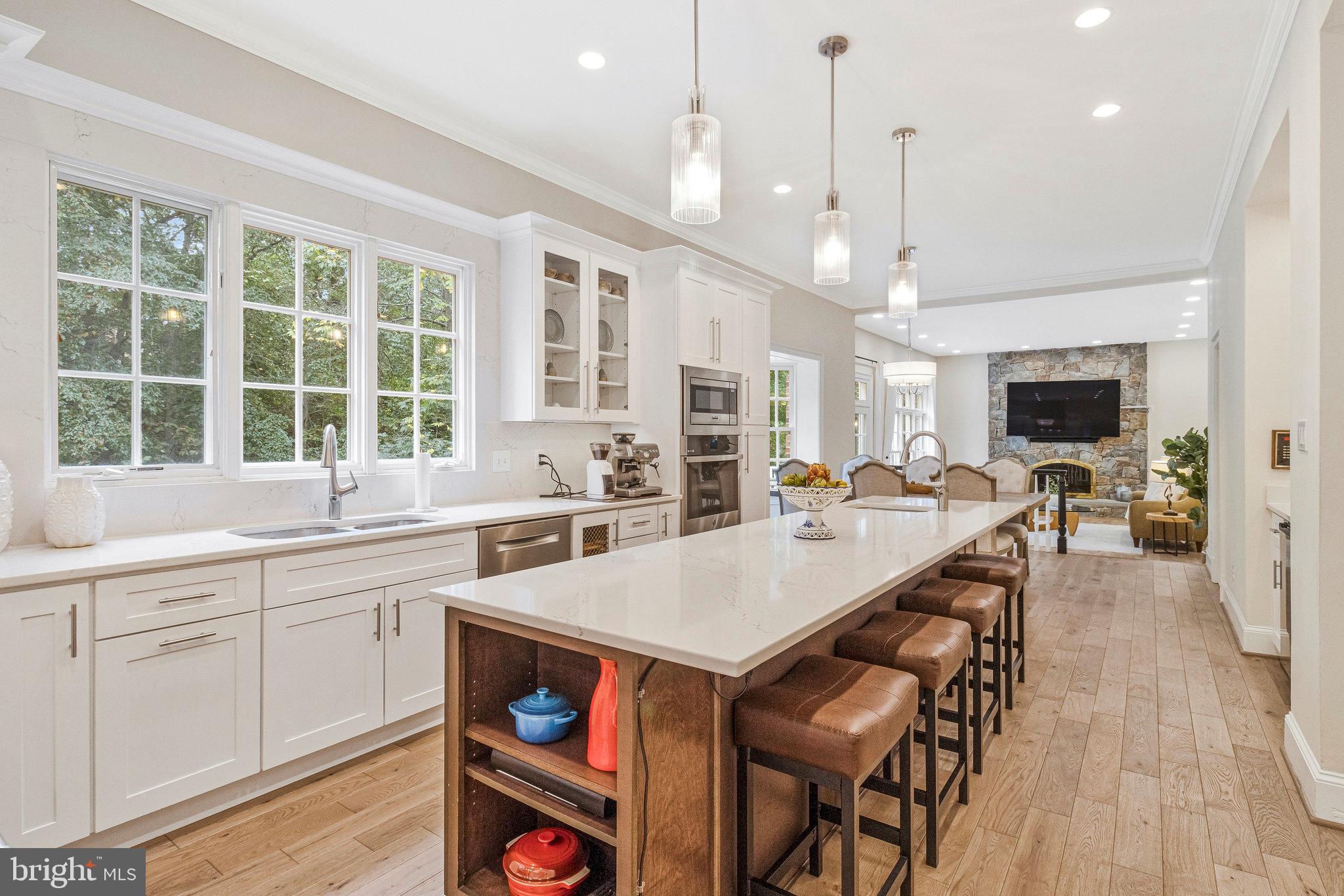 10112 HIGH HILL COURT