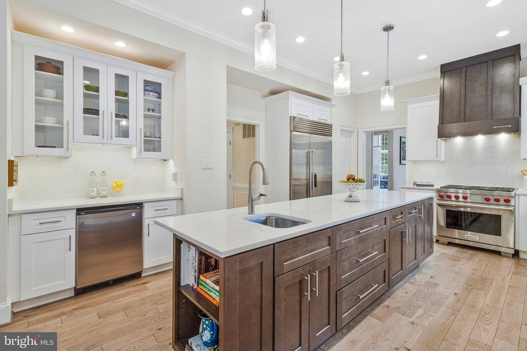 10112 HIGH HILL COURT