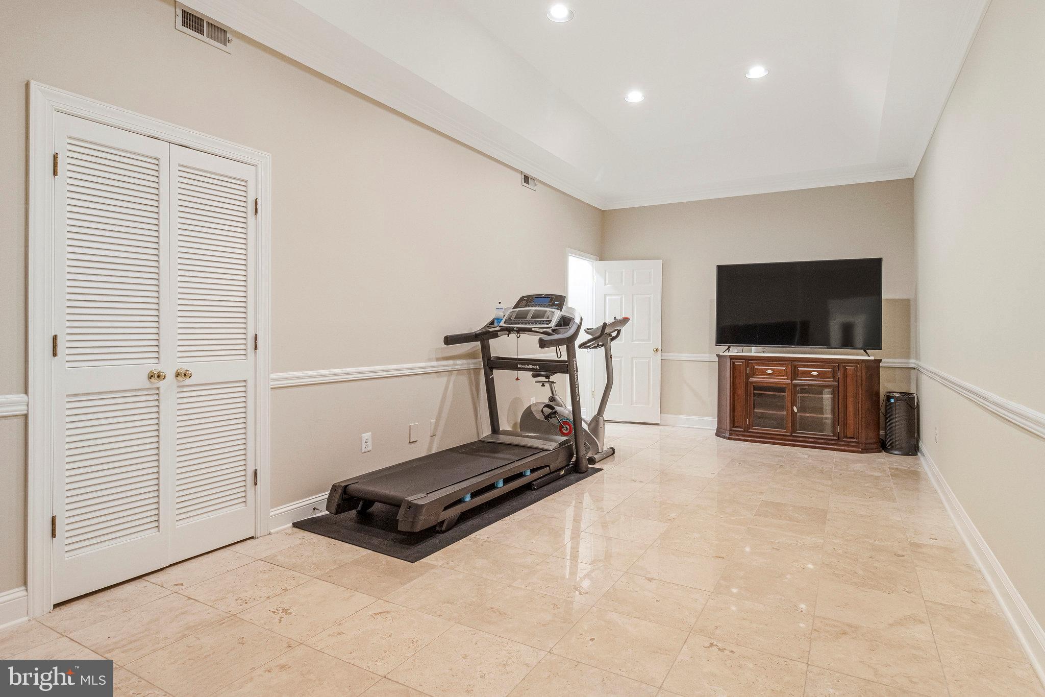 10112 HIGH HILL COURT