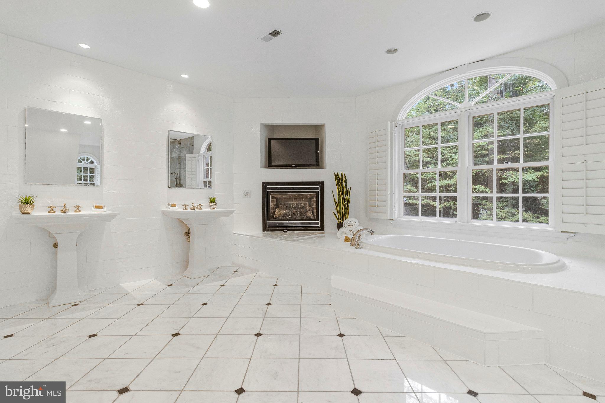 10112 HIGH HILL COURT