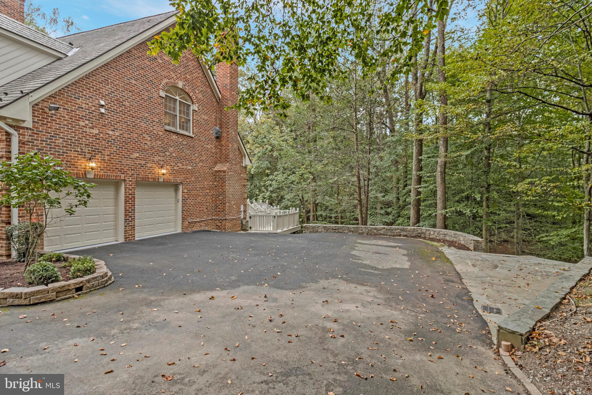 10112 HIGH HILL COURT