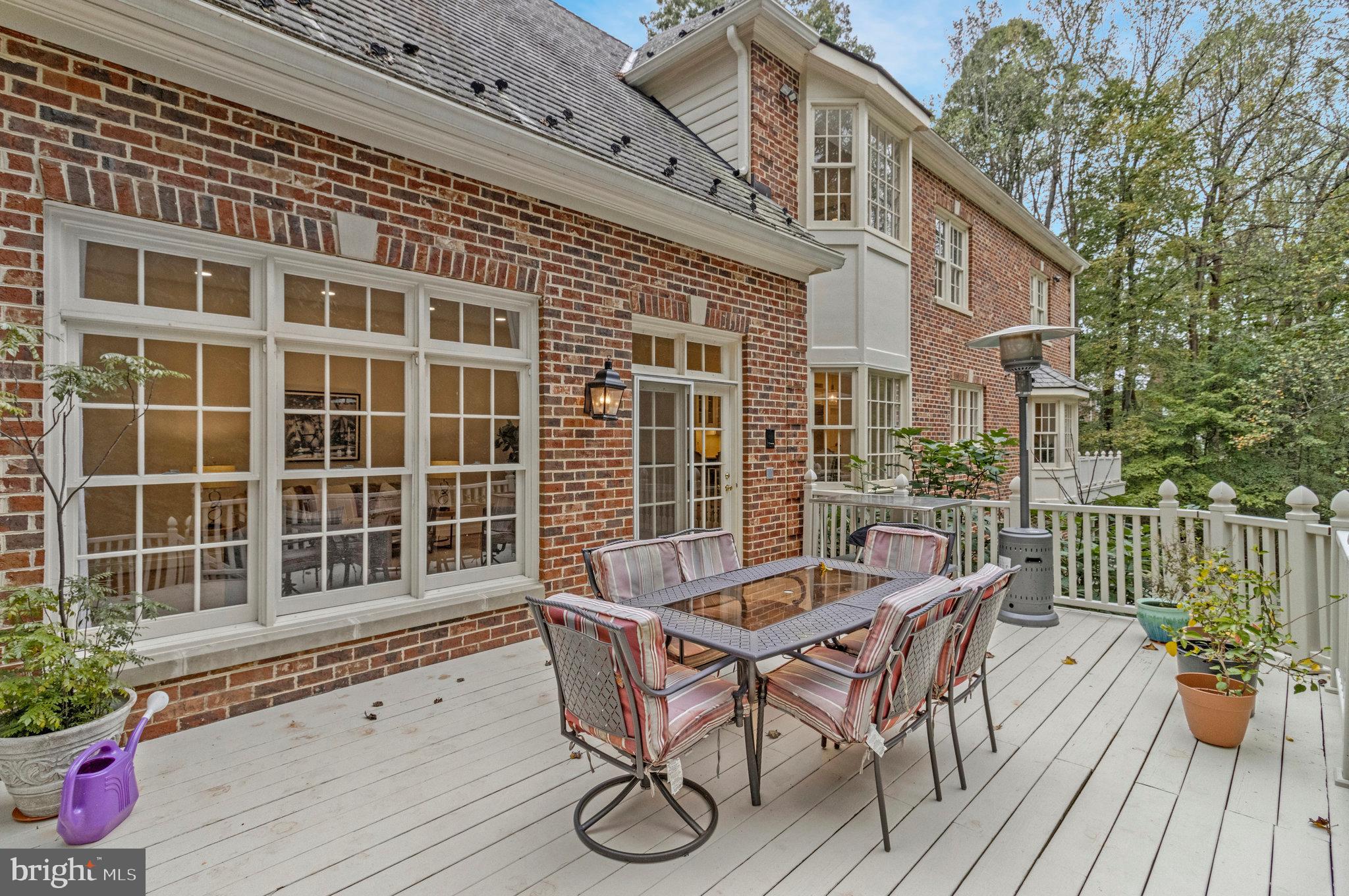 10112 HIGH HILL COURT