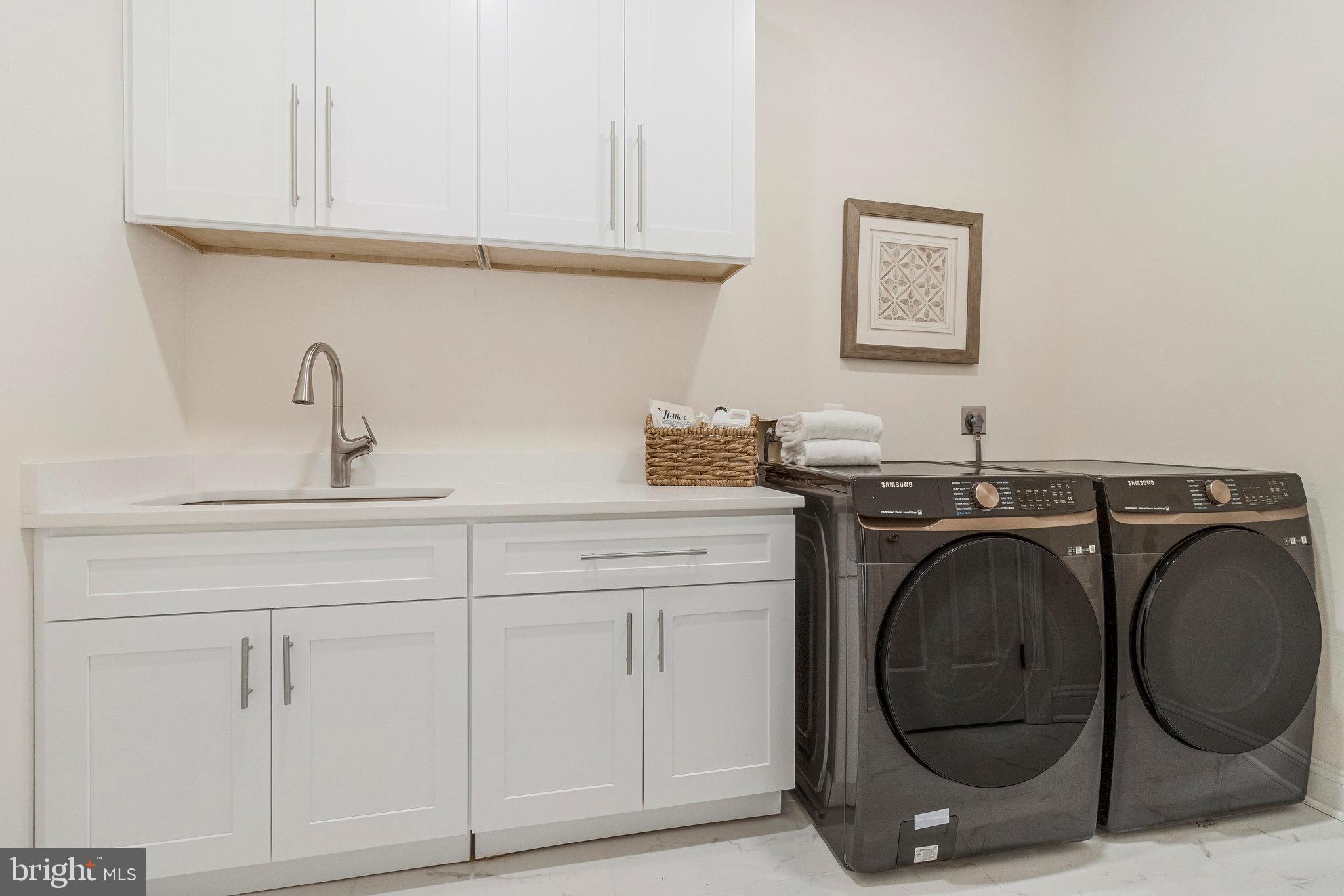 10112 HIGH HILL COURT