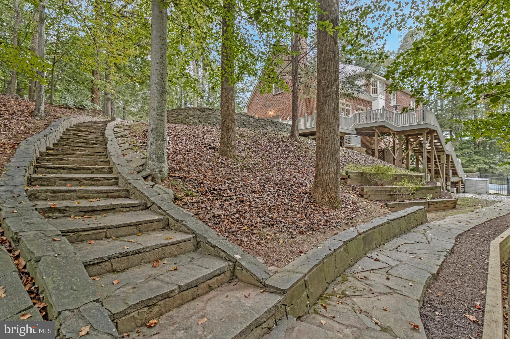 10112 HIGH HILL COURT