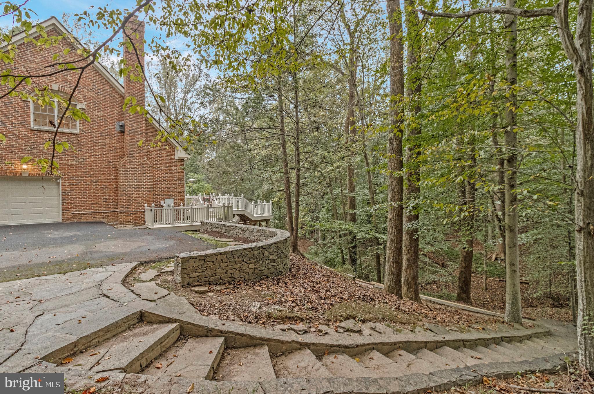 10112 HIGH HILL COURT