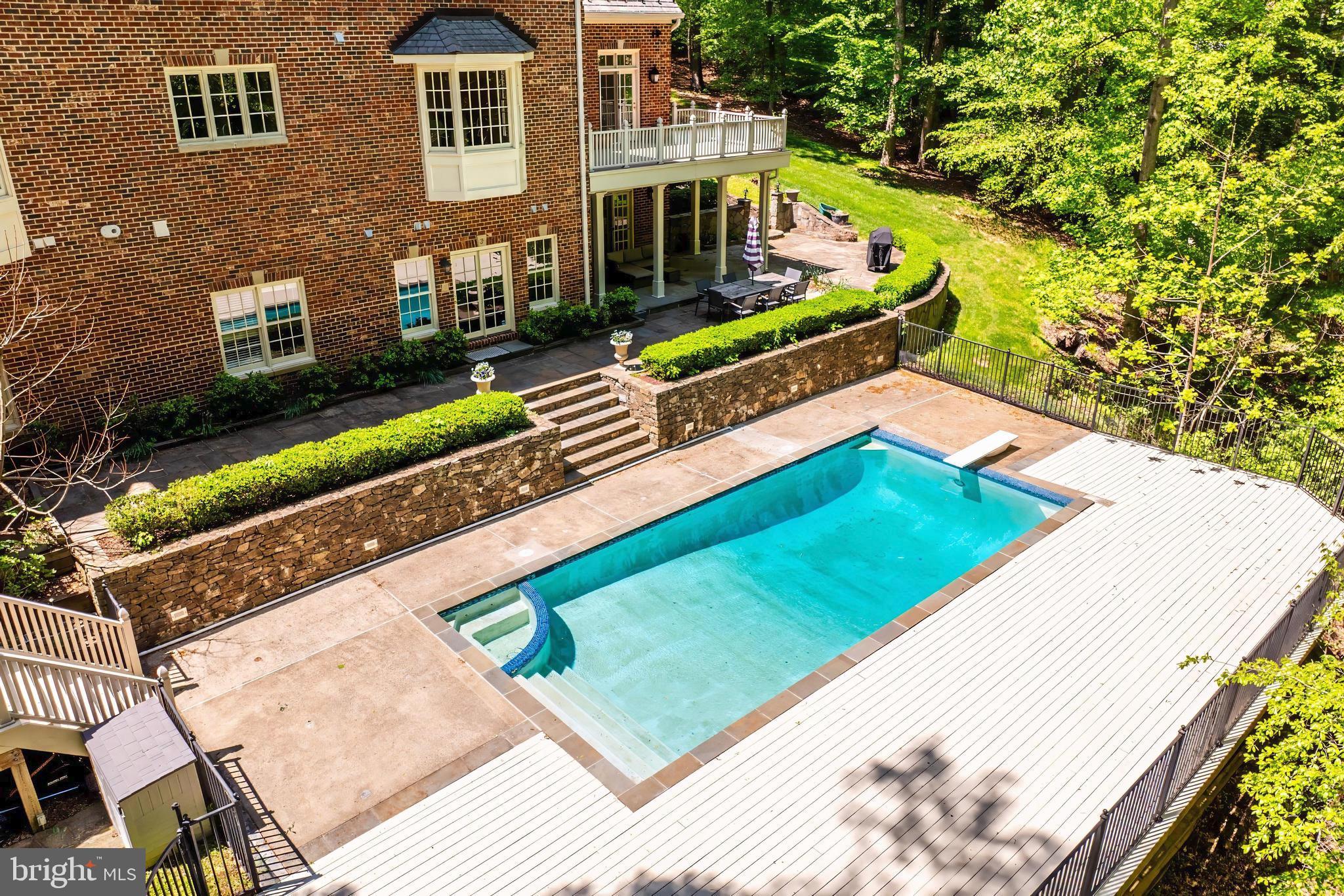 10112 HIGH HILL COURT