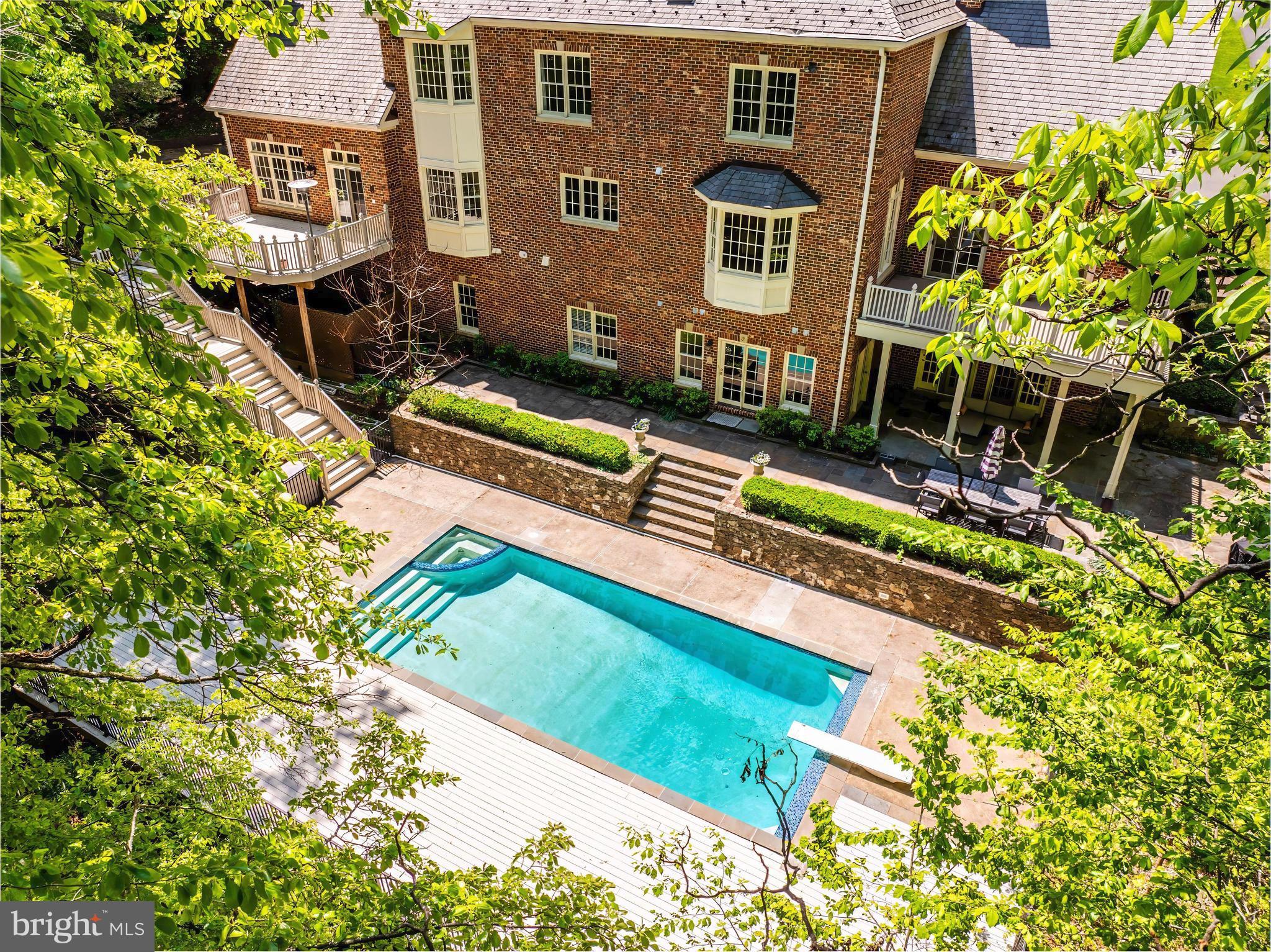 10112 HIGH HILL COURT