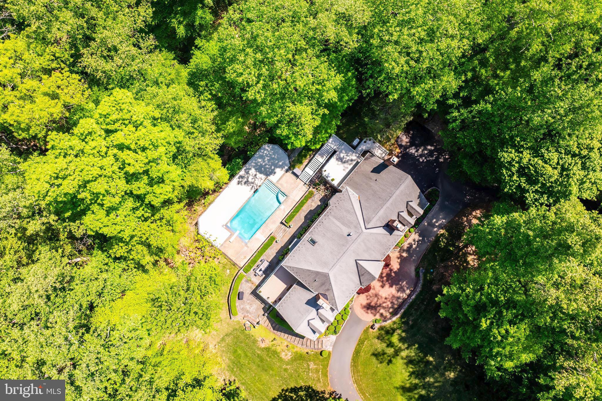 10112 HIGH HILL COURT