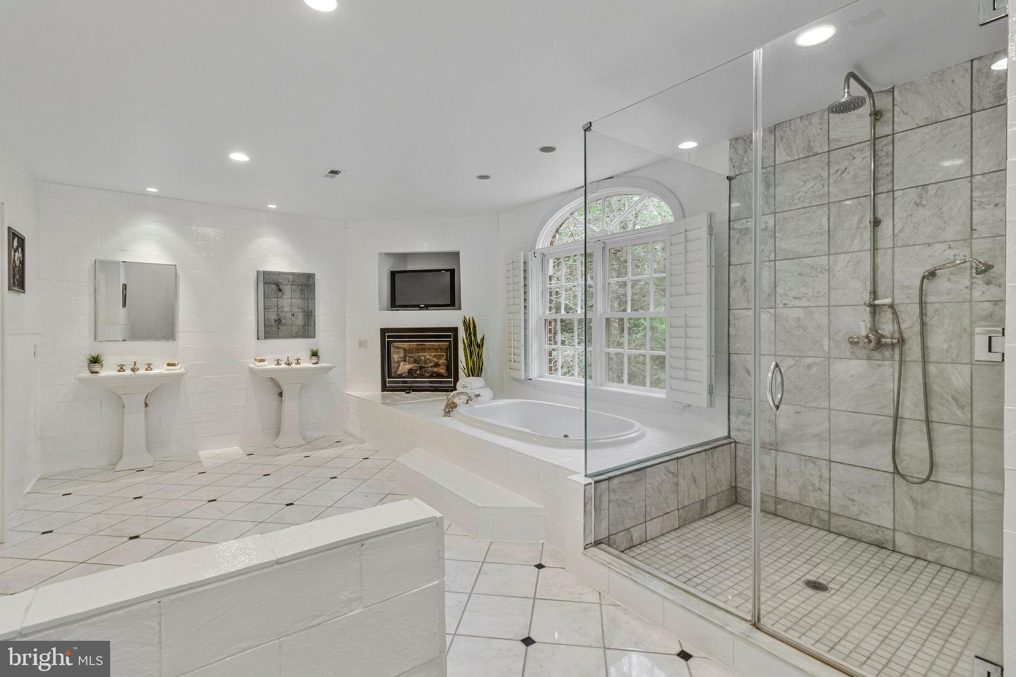 10112 HIGH HILL COURT