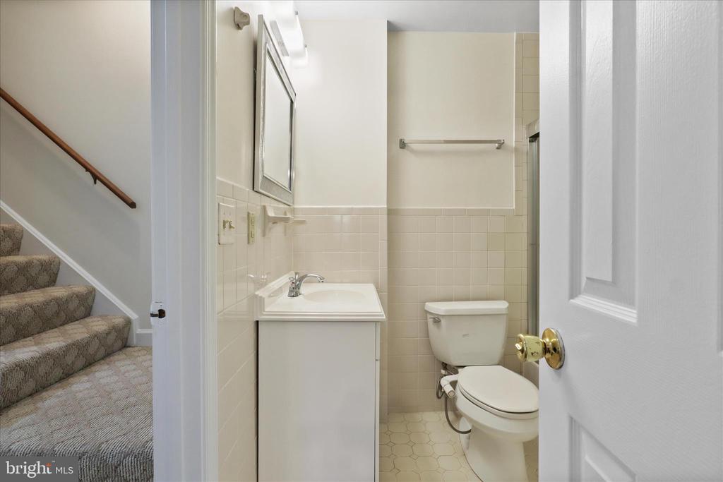 8601 RAGLAN ROAD