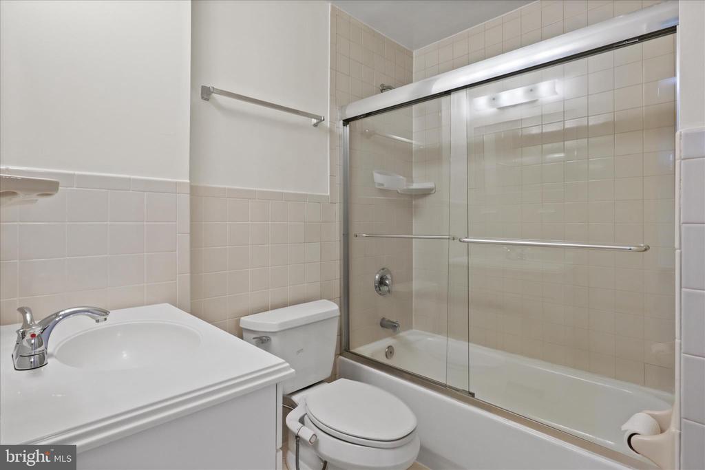 8601 RAGLAN ROAD