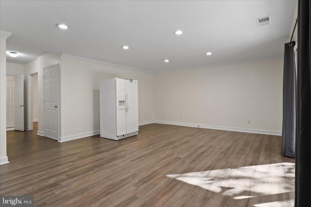 8601 RAGLAN ROAD