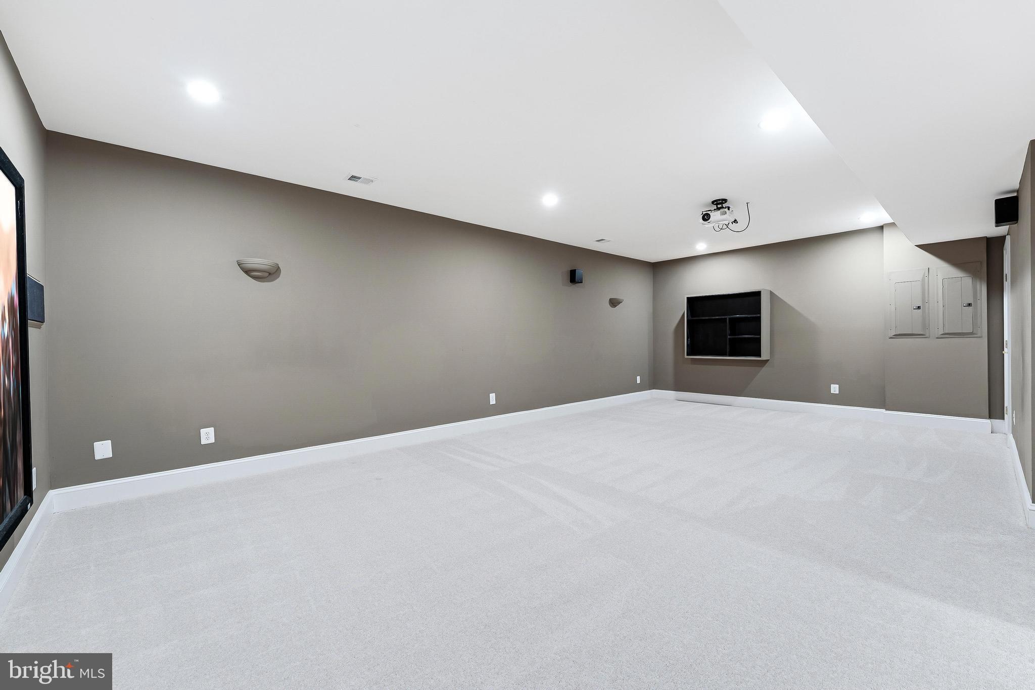 10907 GREAT POINT COURT