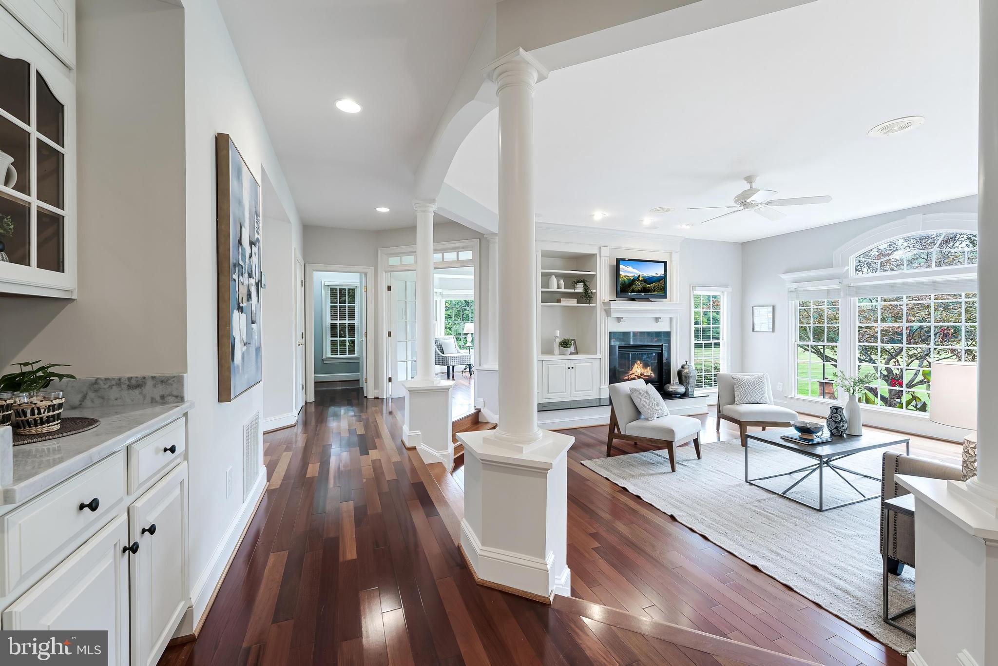 10907 GREAT POINT COURT