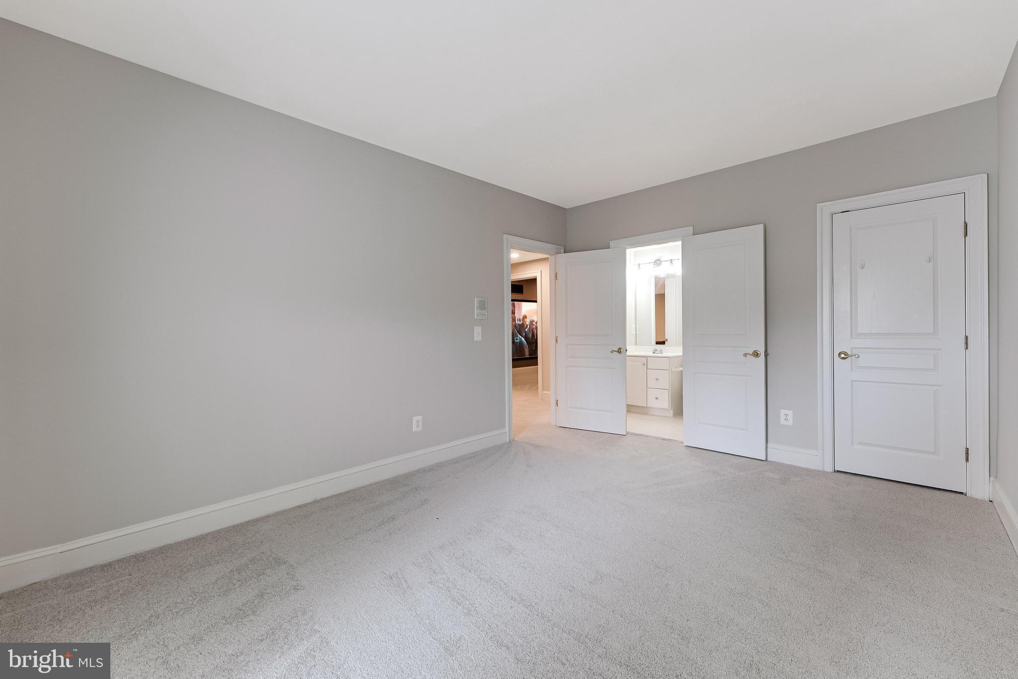 10907 GREAT POINT COURT