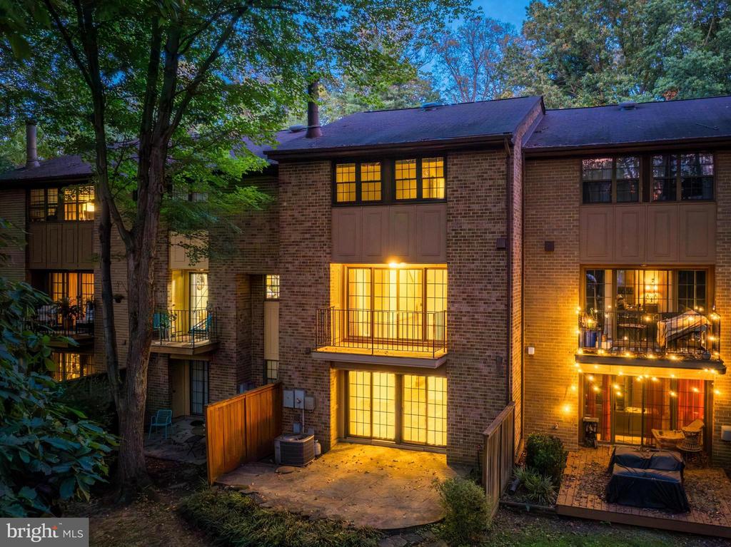 2022 HEADLANDS CIRCLE