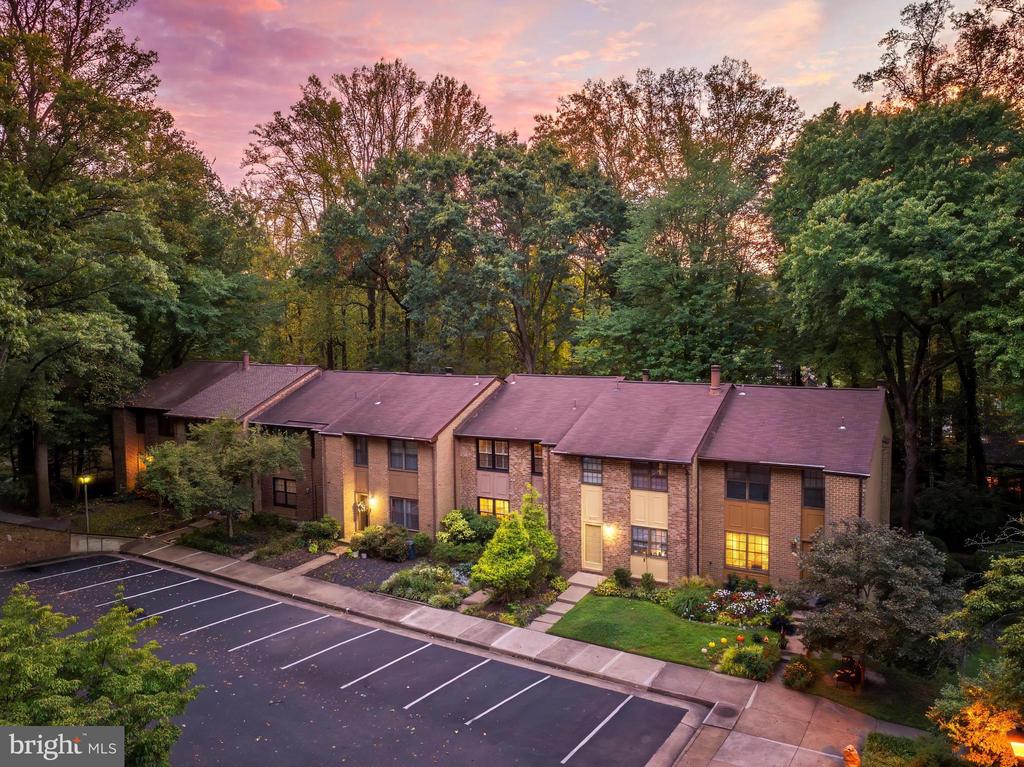 2022 HEADLANDS CIRCLE