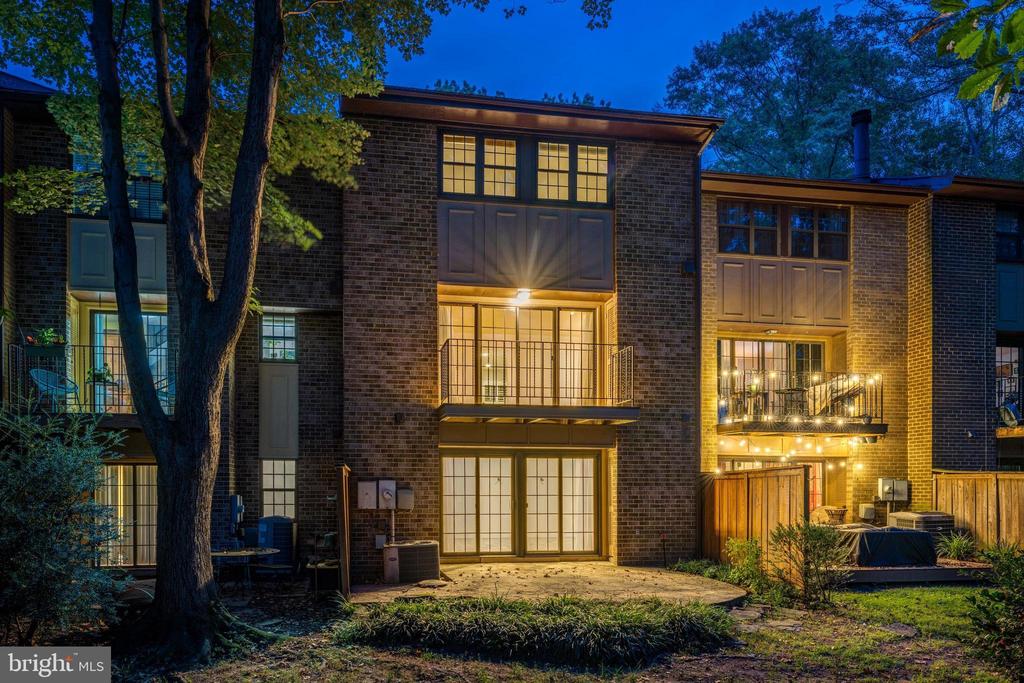 2022 HEADLANDS CIRCLE