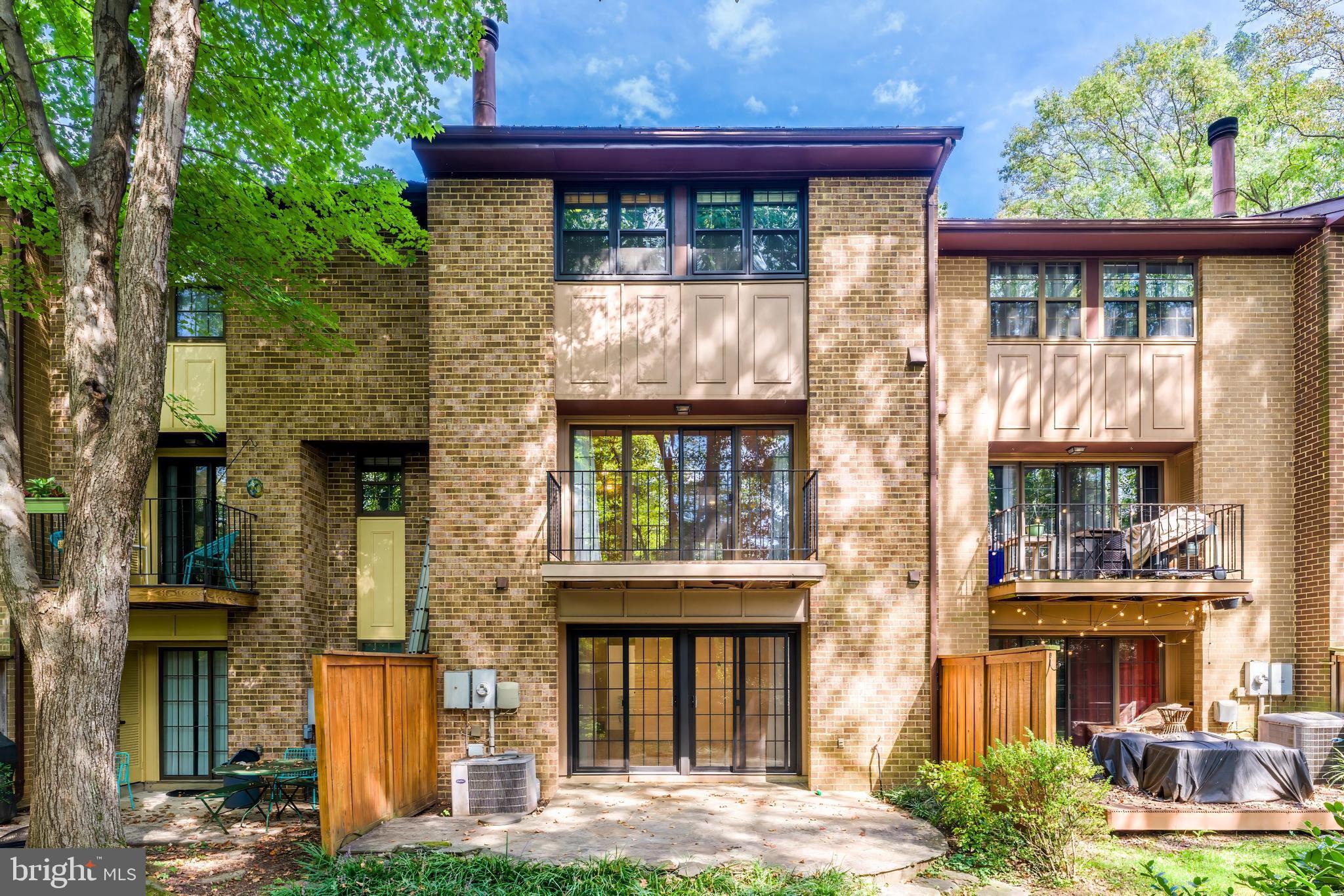 2022 HEADLANDS CIRCLE