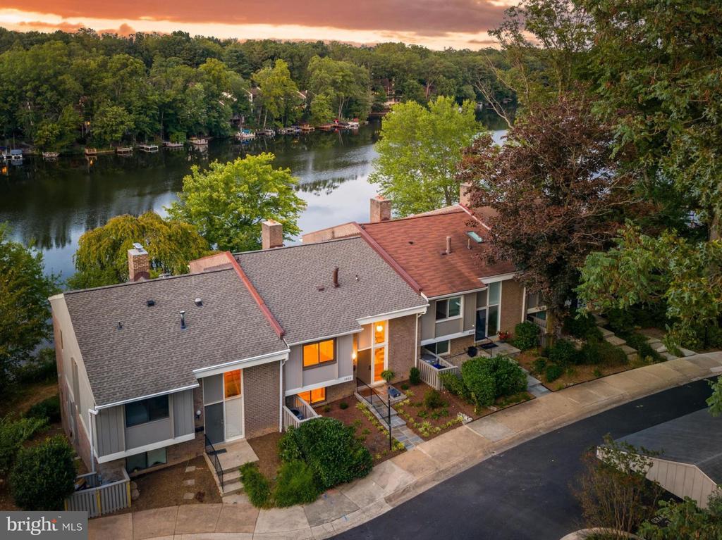 1603 GREENBRIAR COURT