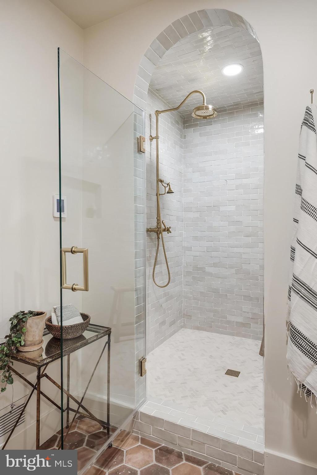 1603 GREENBRIAR COURT