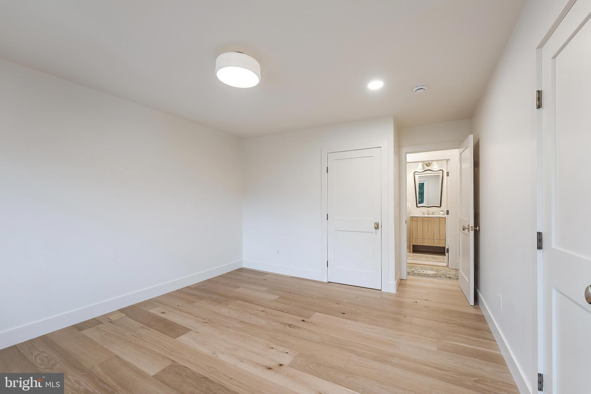 1603 GREENBRIAR COURT
