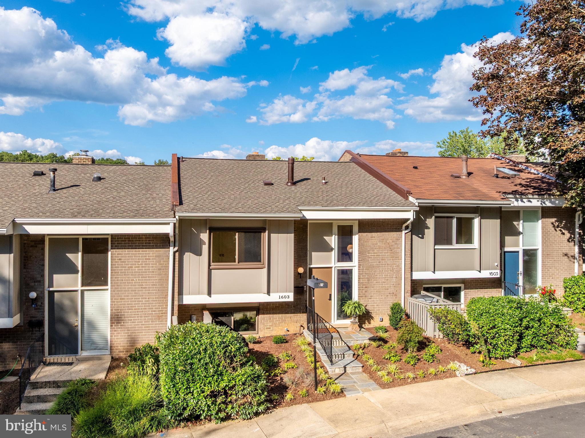 1603 GREENBRIAR COURT