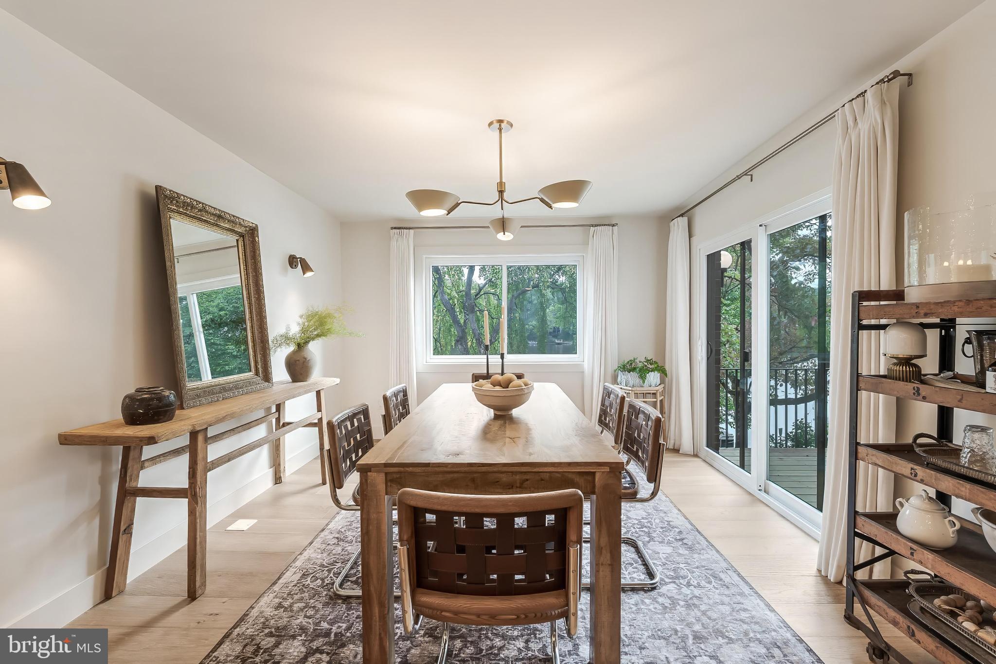 1603 GREENBRIAR COURT
