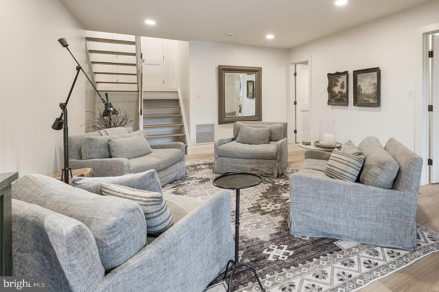 1603 GREENBRIAR COURT