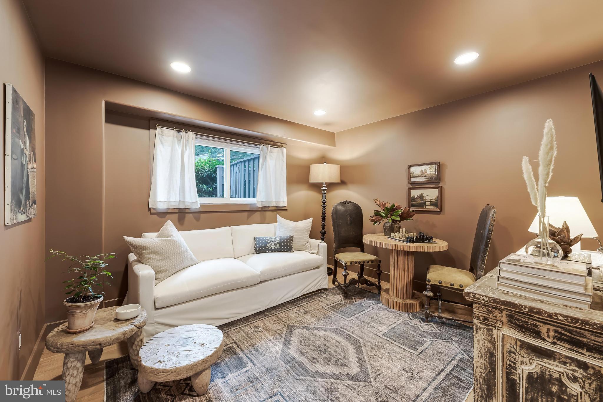 1603 GREENBRIAR COURT